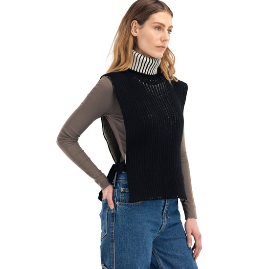 Dale of Norway SKARSTIND NECK - Outerwear at PeakStyle