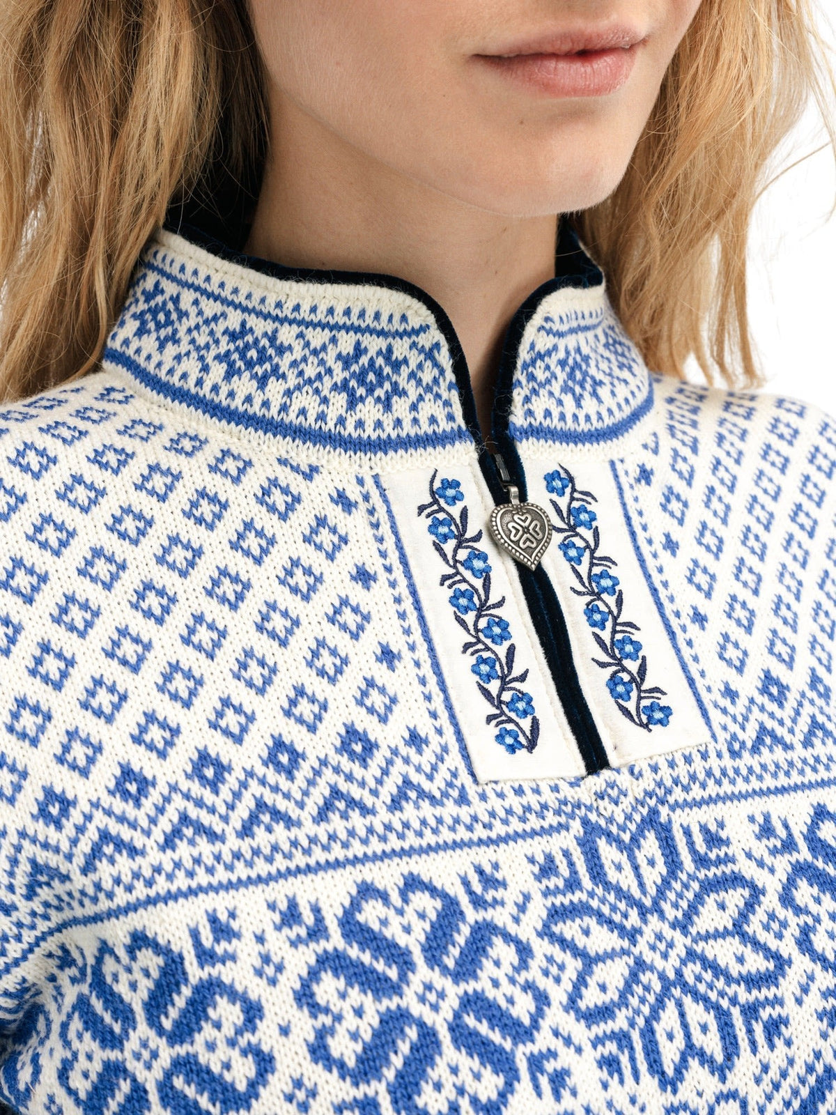 Dale of Norway W PEACE SWEATER - Outerwear at PeakStyle
