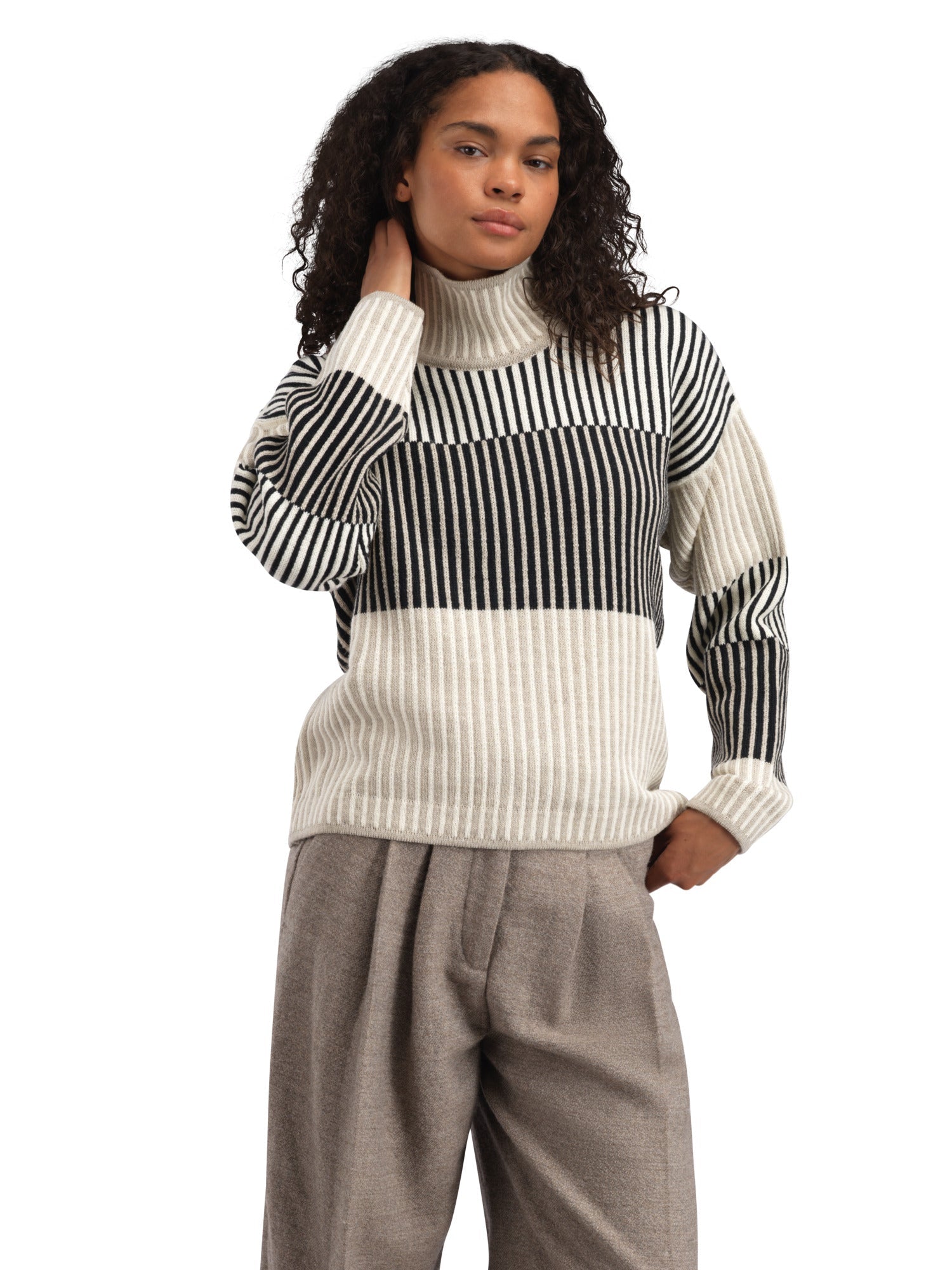 Dale Of Norway W SKARSTIND FEM SWEATER Blanco roto Arena XL - PeakStyle