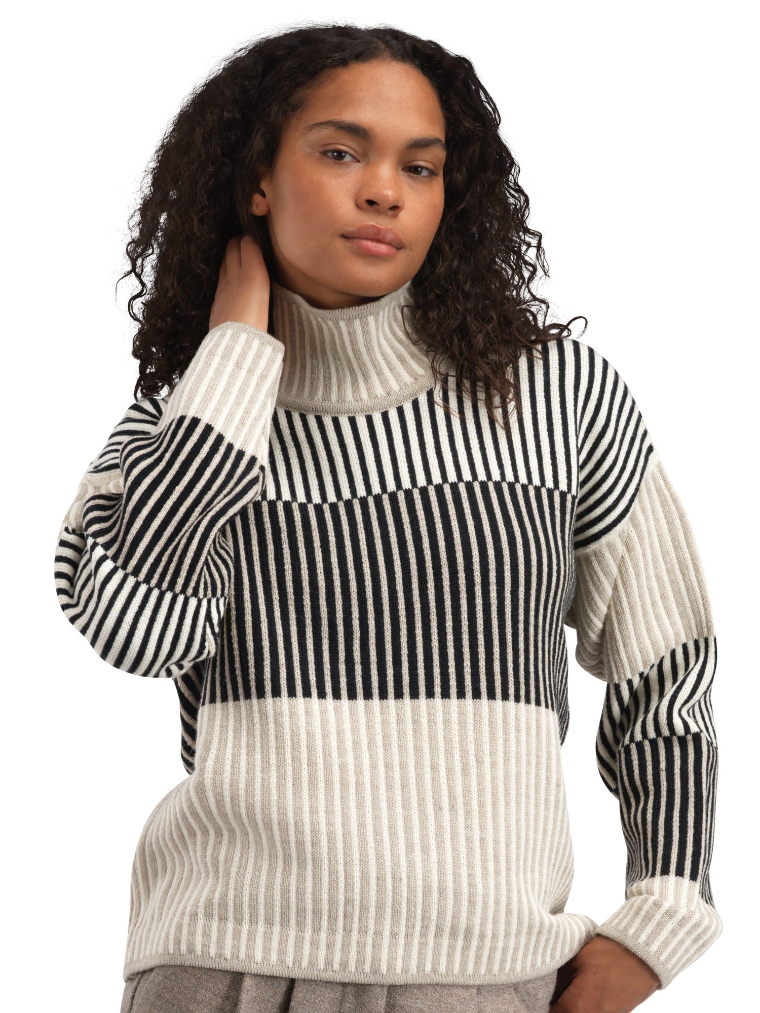 Dale Of Norway W SKARSTIND FEM SWEATER Blanco roto Arena XL - PeakStyle
