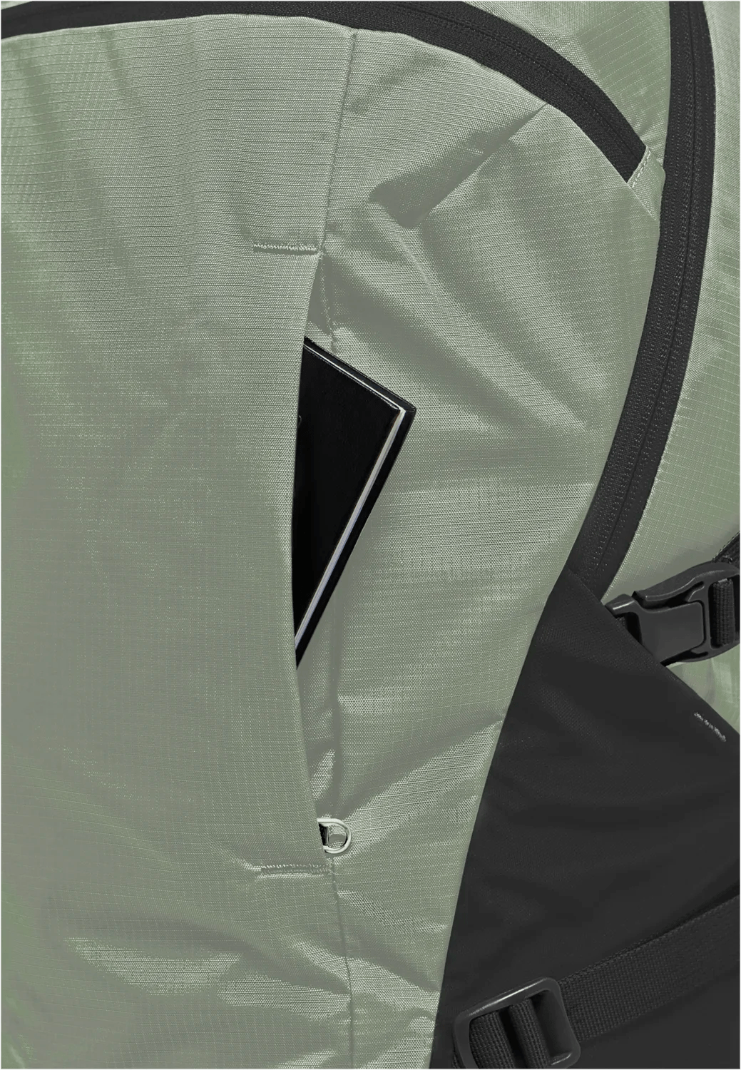Jack Wolfskin CYROX SHAPE 25 S - L - Bags at PeakStyle