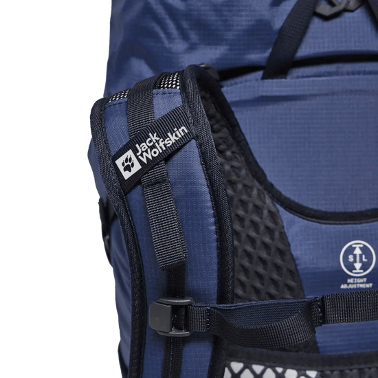 Jack Wolfskin CYROX SHAPE 35 S - L - Bags at PeakStyle