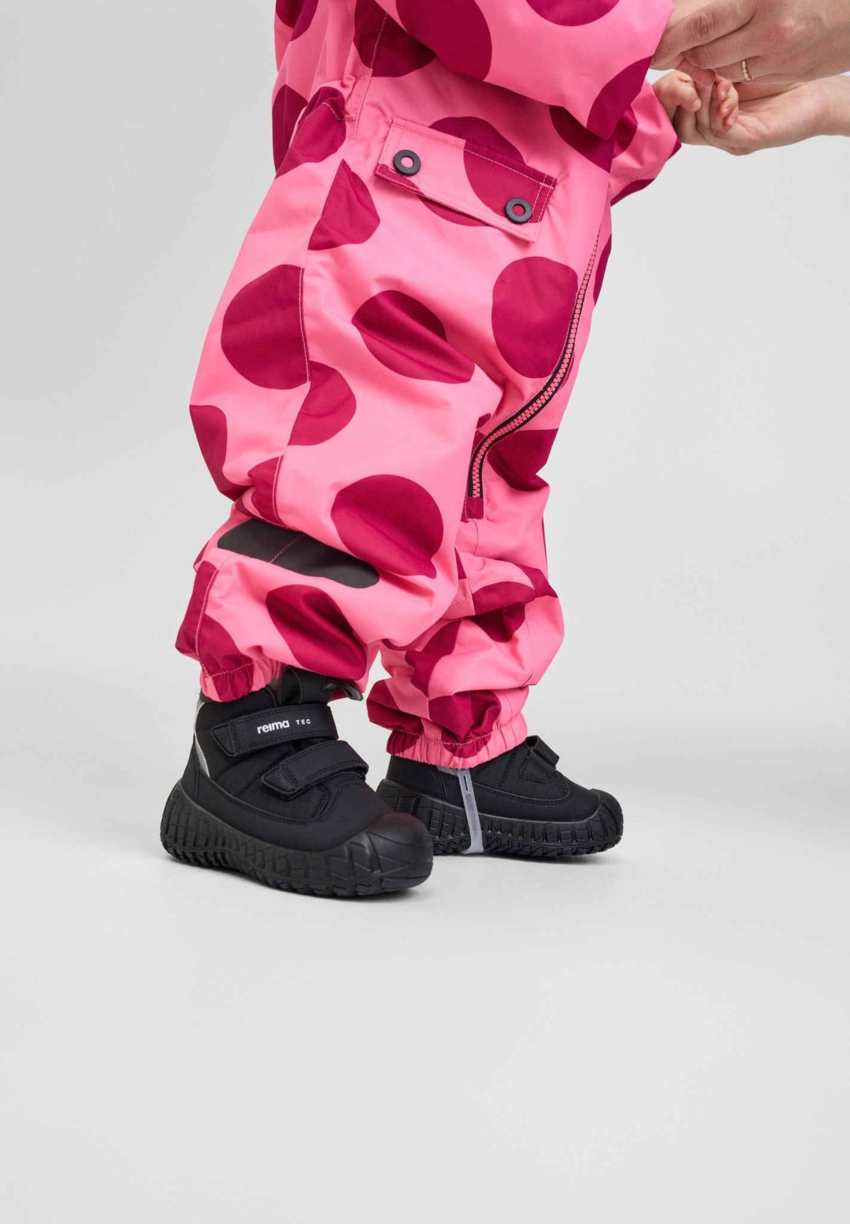 Reima Passo 2.0 Black – Studio/Lifestyle 9