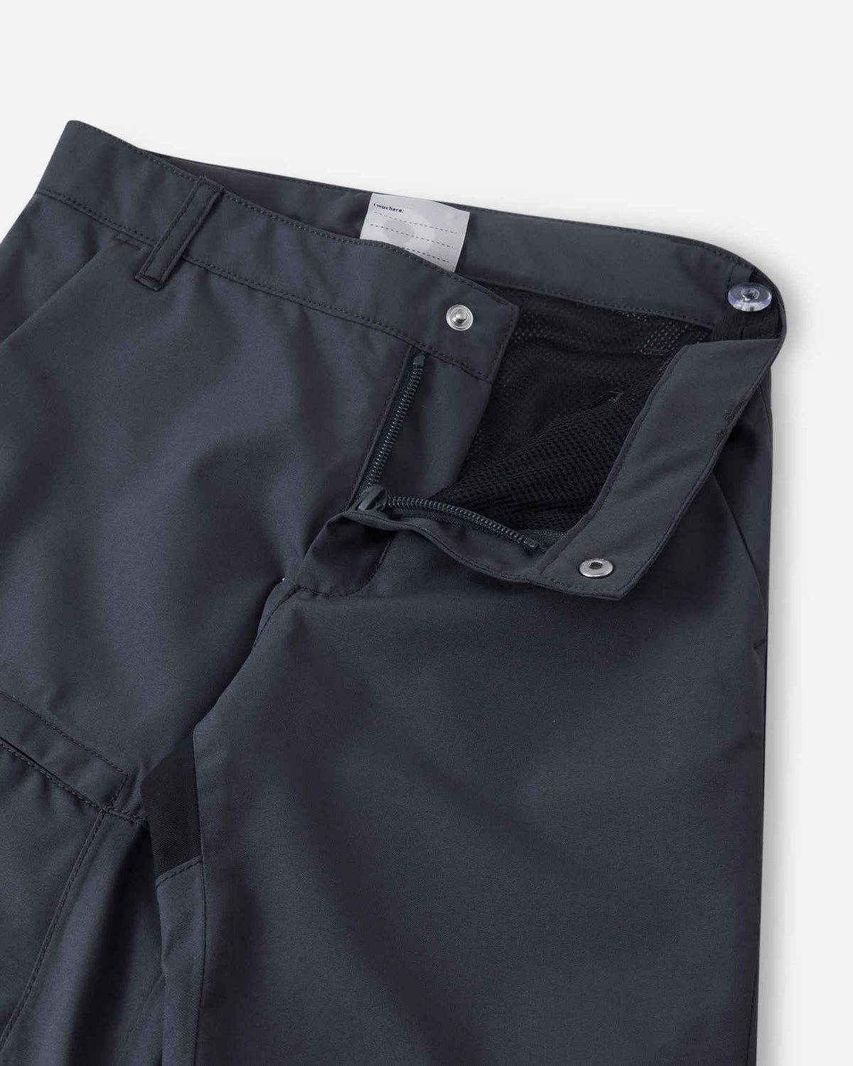 Reima Sampu Outdoorhose in Soft Black – Detailansicht