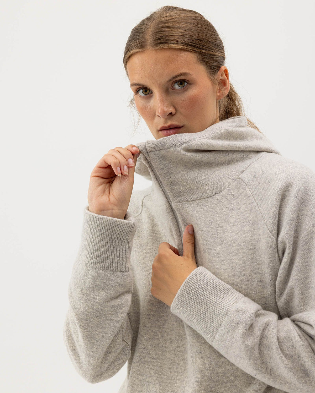 Nilla Hood WP – Light Grey Melange – Herstelleransicht