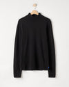 Chris Rollneck – Black – Kleiderbügelaufnahme