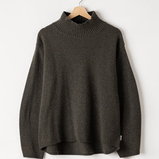 Veronika Turtle – Forest Green – Kleiderbügelaufnahme