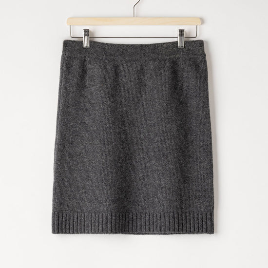 Betty Short Skirt – Dark Grey Melange – Kleiderbügelaufnahme